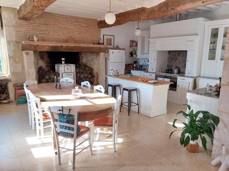 Maison - 390 m² - 11 pièces