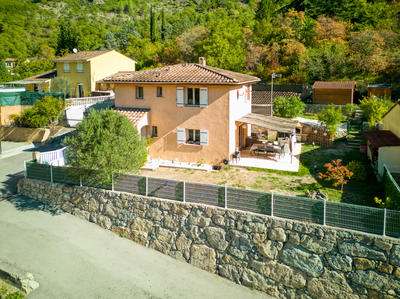 Maison - 106 m² - 4 pièces