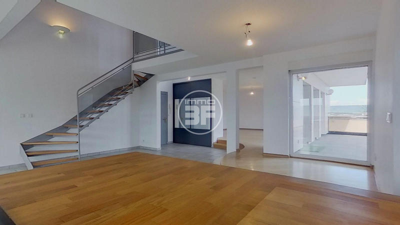 Duplex - 200 m² - 6 pièces