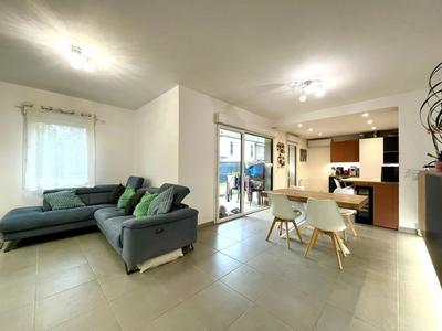 Appartement - 102 m² - 3 pièces