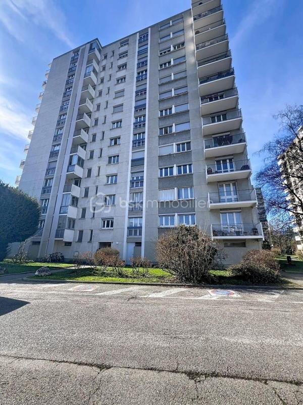 Appartement - 79 m² - 4 pièces