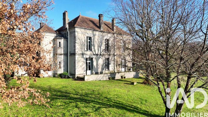 Maison - 291 m² - 12 pièces