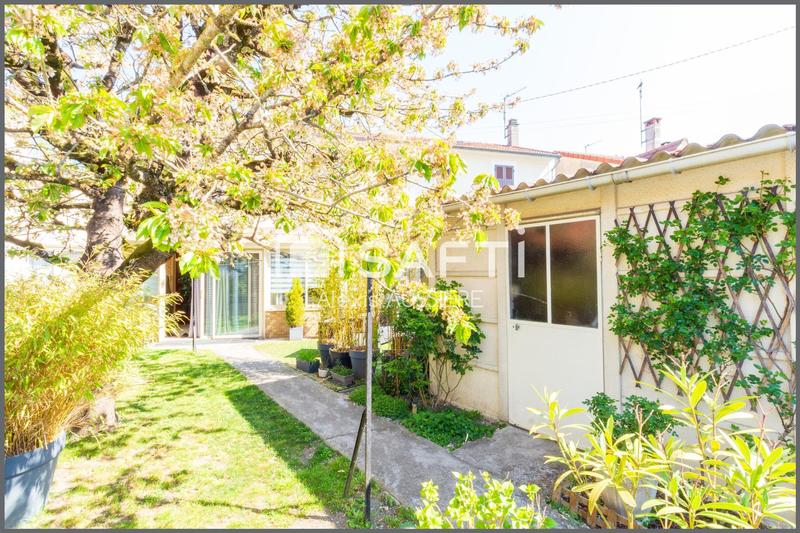 Maison - 90 m² - 4 pièces