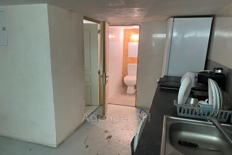 Local commercial - 92 m² - 3 pièces