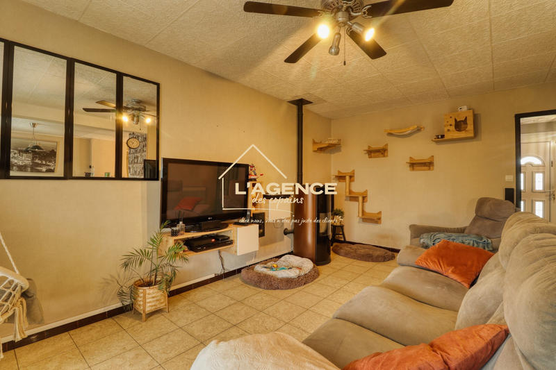 Maison - 90 m² - 5 pièces