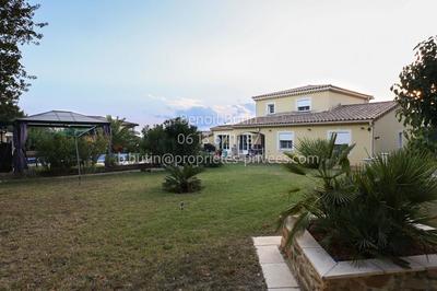 Villa - 207 m² - 8 pièces