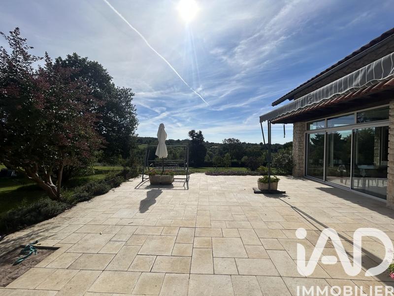 Maison - 221 m² - 6 pièces