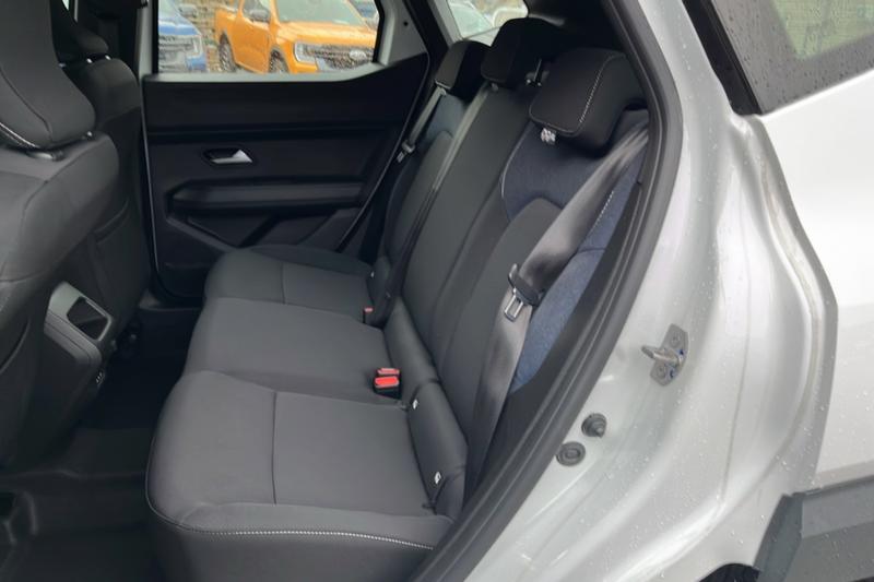 Dacia Duster Hybrid-G 150 4x4 Expressi