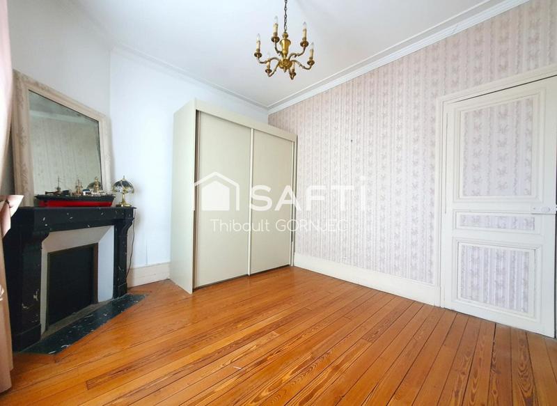 Maison - 228 m² - 9 pièces