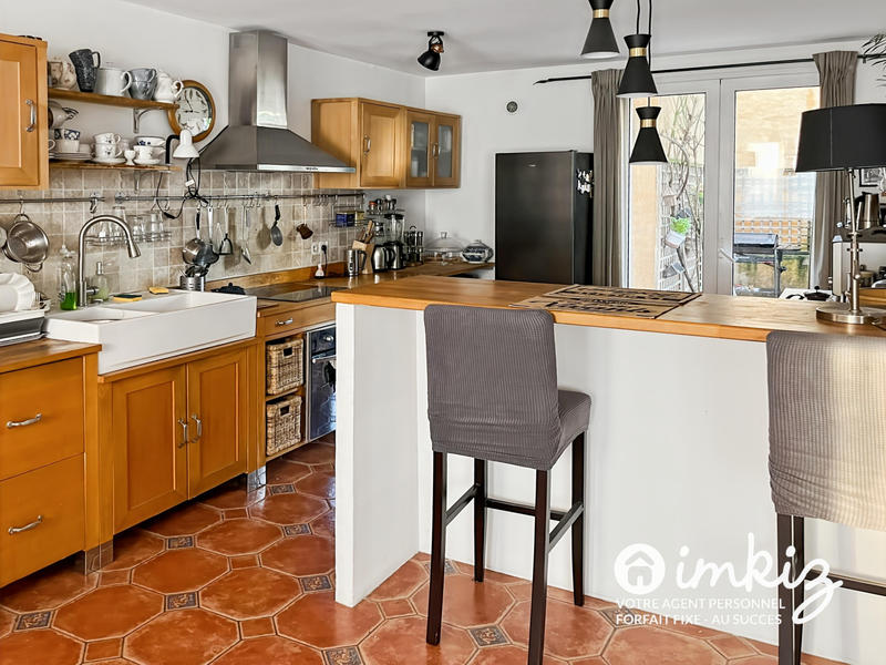 Maison - 228 m² - 8 pièces