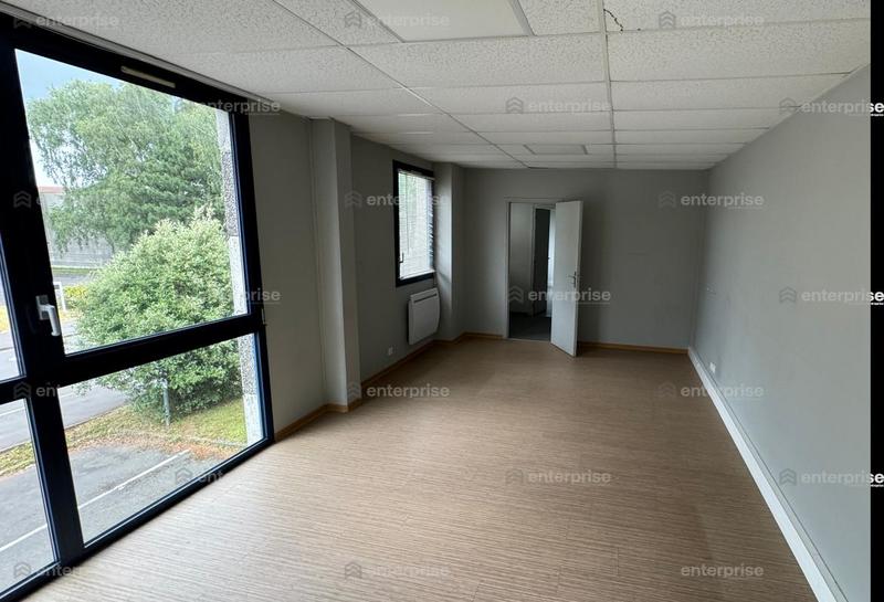 Local d'activité / Entrepôt - 417 m²