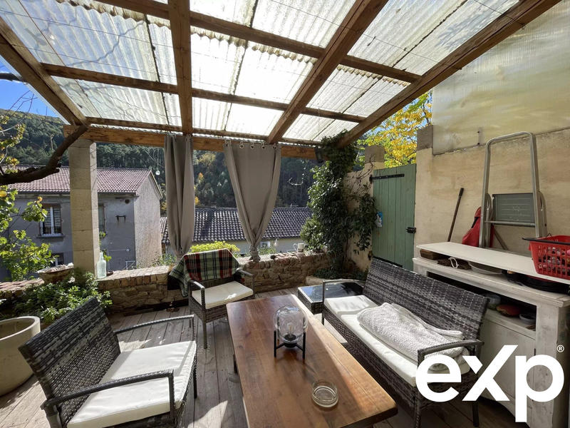 Maison traditionnelle - 195 m² - 8 pièces