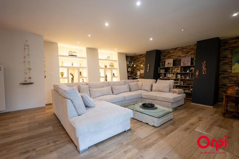 Maison - 282 m² - 6 pièces