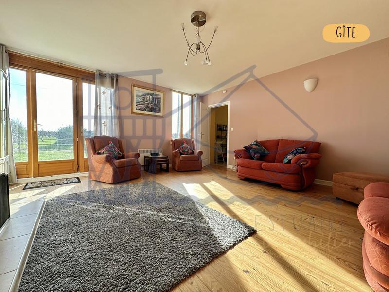 Maison ancienne - 387 m² - 8 pièces