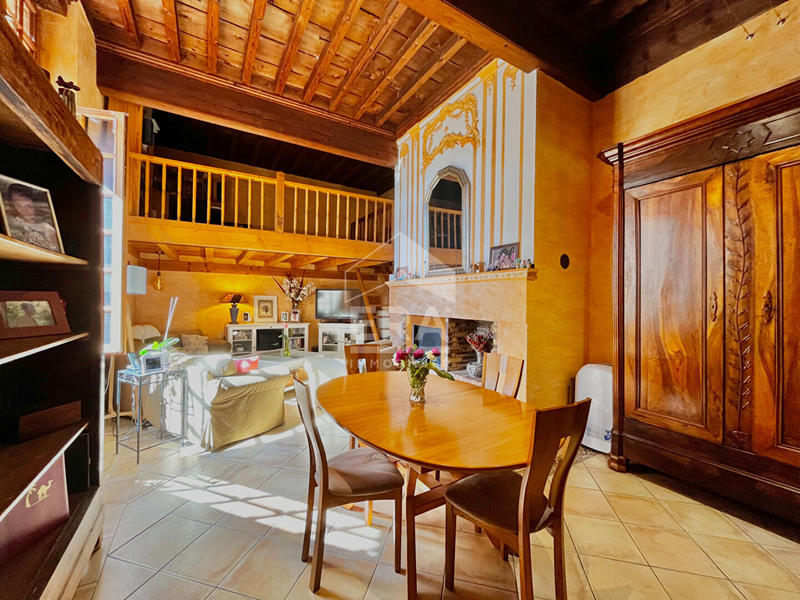 Maison - 320 m² - 9 pièces