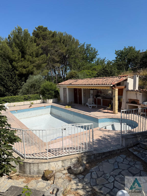 Maison - 150 m² - 5 pièces