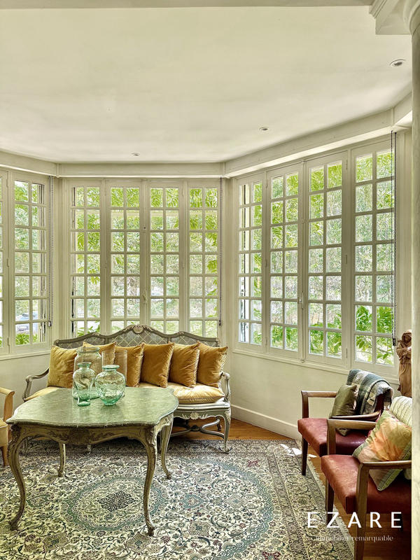 Maison - 211 m² - 9 pièces