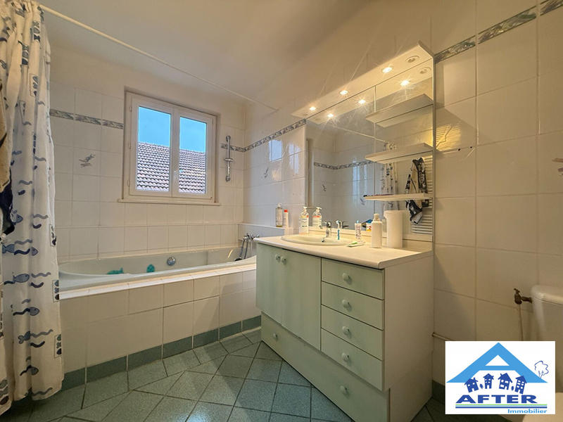 Maison - 187 m² - 9 pièces