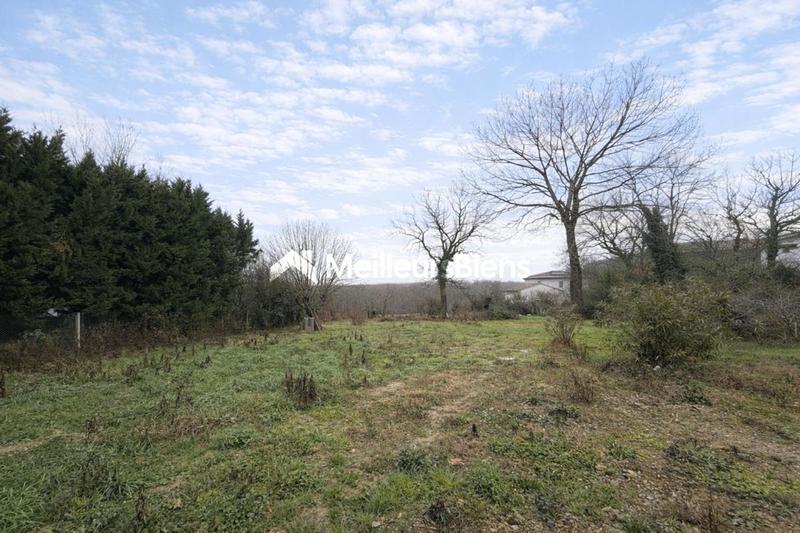 Terrain constructible - 1 781 m²