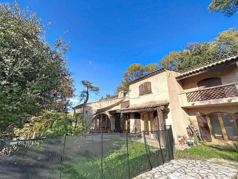 Maison - 170 m² - 6 pièces