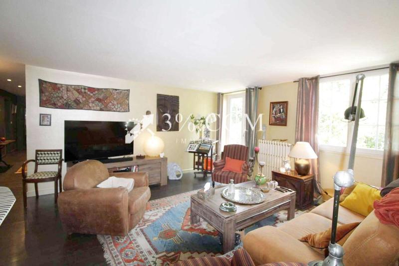 Maison - 290 m² - 9 pièces