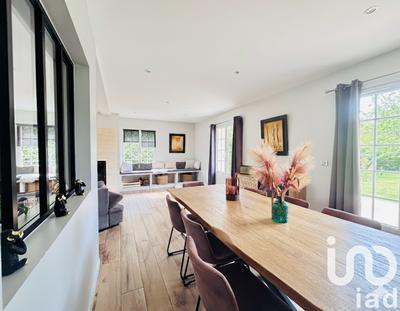 Maison - 197 m² - 7 pièces