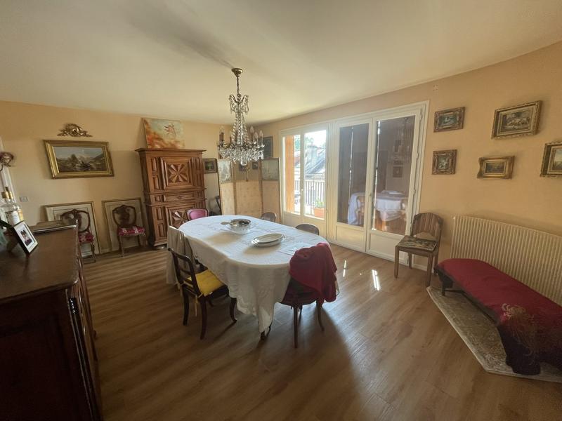 Appartement - 125 m² - 5 pièces