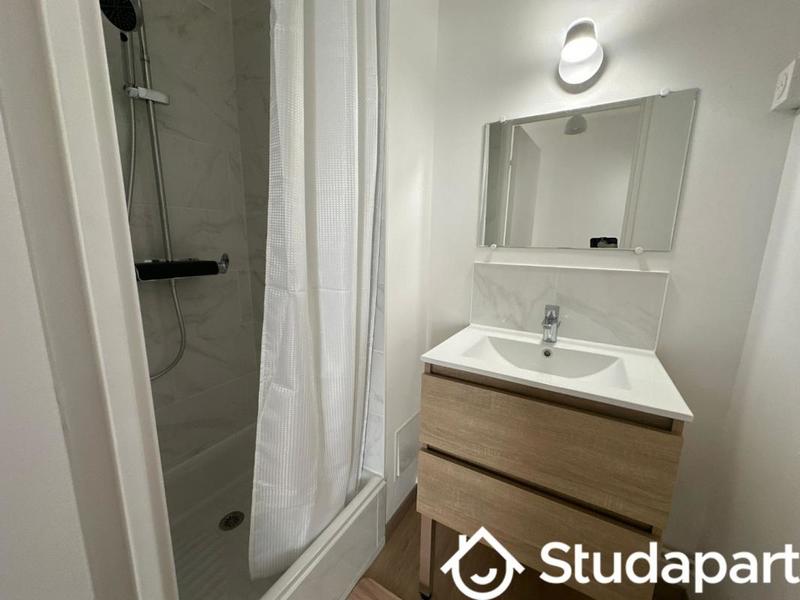 Chambre - 13 m² - 1 pièce