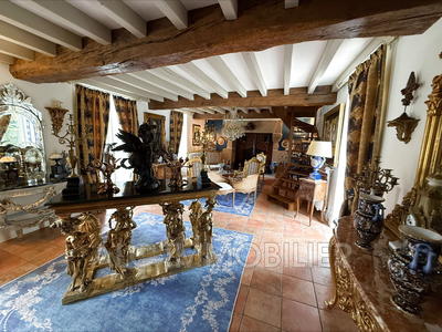 Propriété - 469 m² - 12 pièces