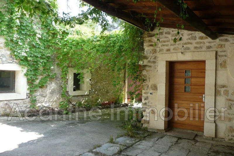 Maison - 300 m² - 6 pièces