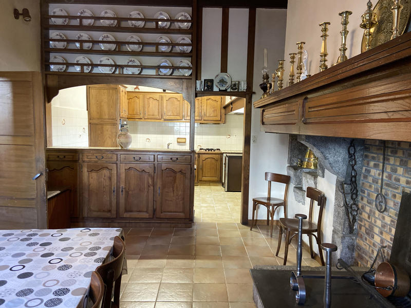 Maison - 212 m² - 7 pièces