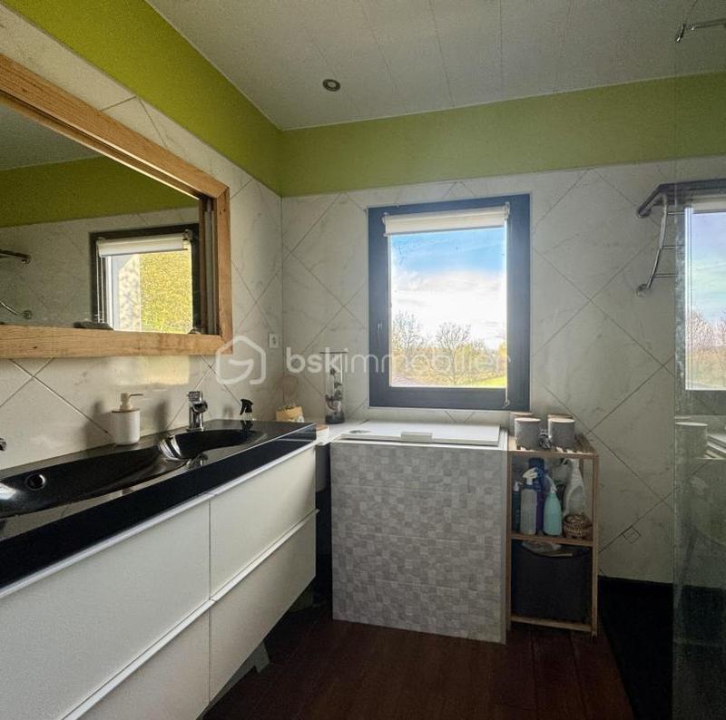 Maison - 212 m² - 7 pièces