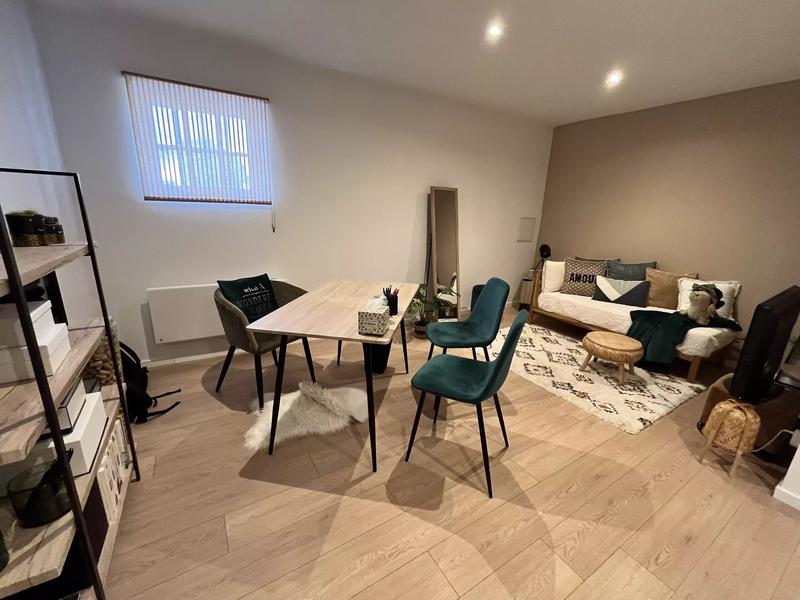 Maison - 220 m² - 9 pièces