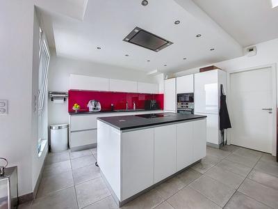 Appartement - 109 m² - 4 pièces