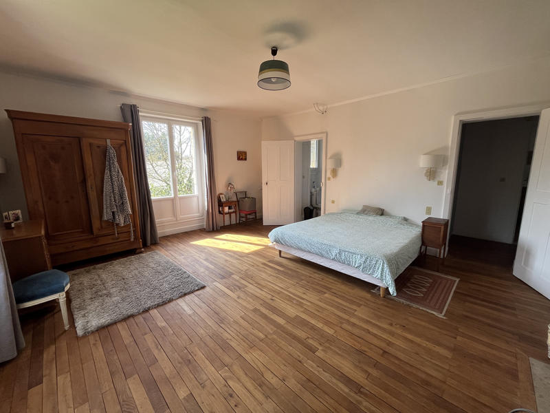 Maison - 408 m² - 13 pièces