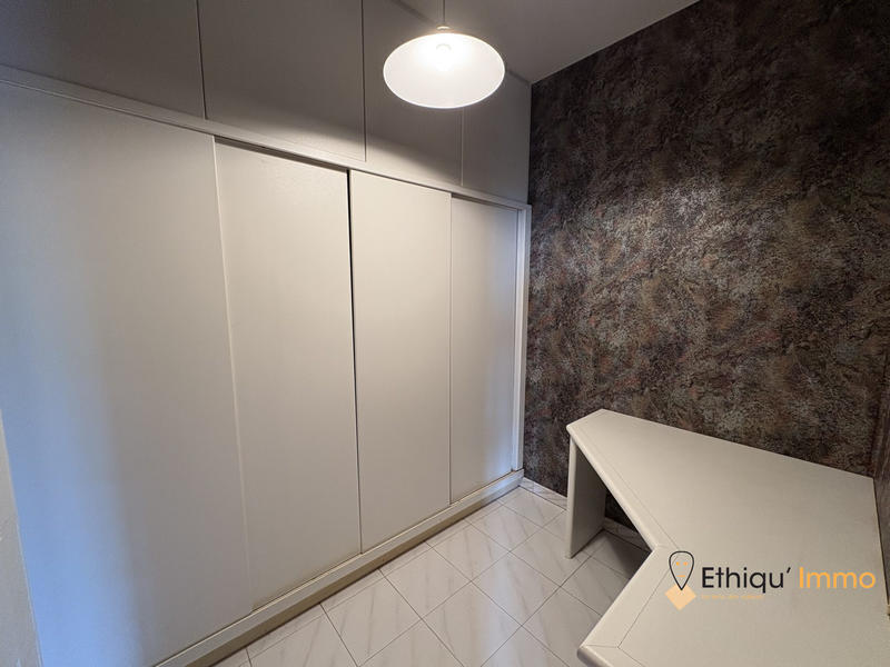 Maison traditionnelle - 290 m² - 8 pièces