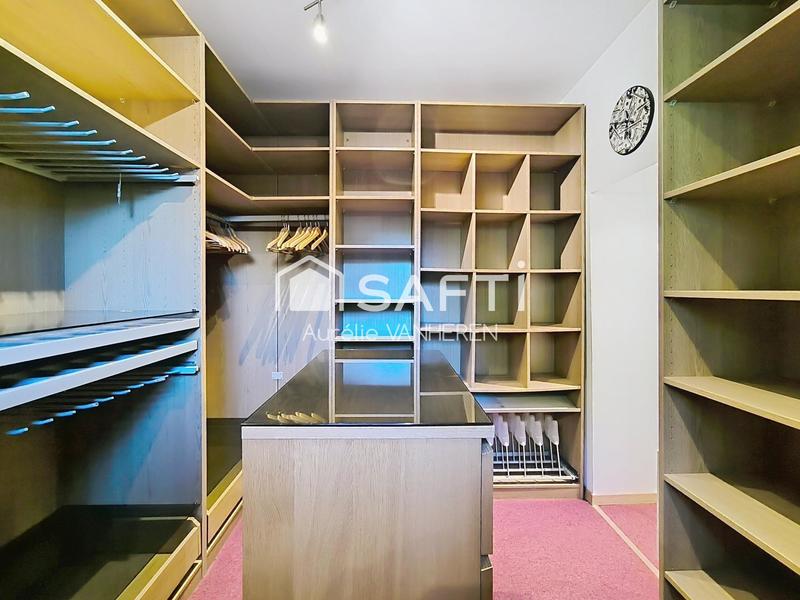 Maison - 291 m² - 11 pièces