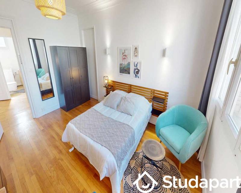 Chambre - 100 m² - 1 pièce