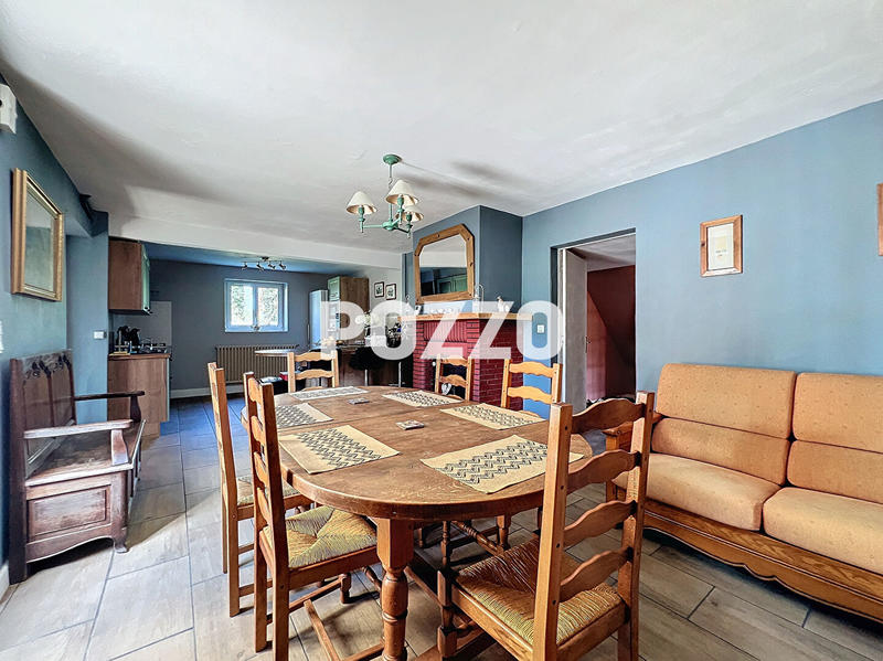 Maison - 196 m² - 10 pièces