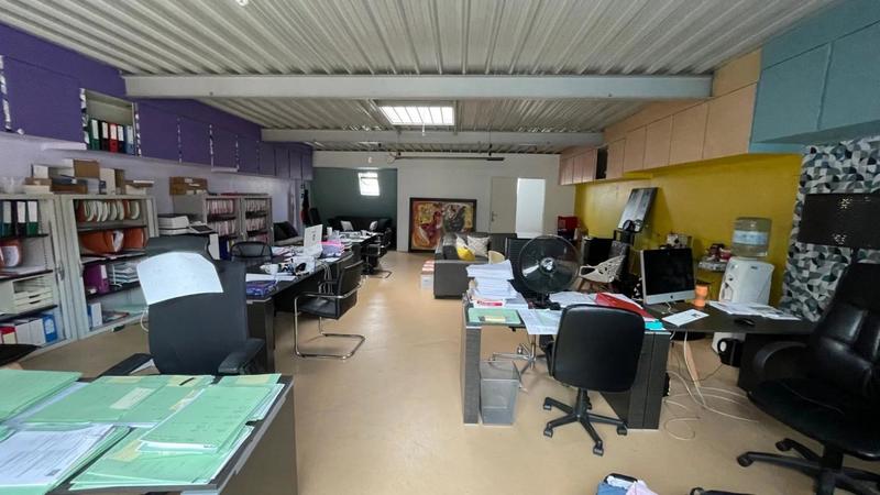 Bureau - 270 m² - 6 pièces