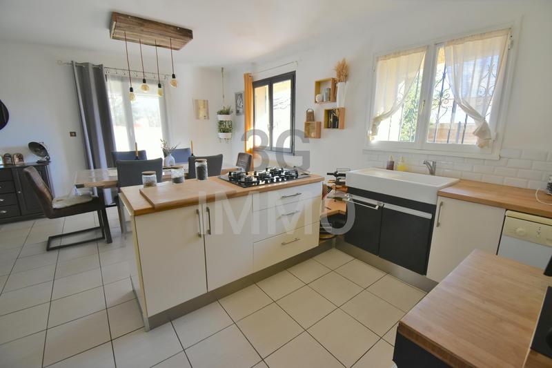 Villa - 93 m² - 5 pièces