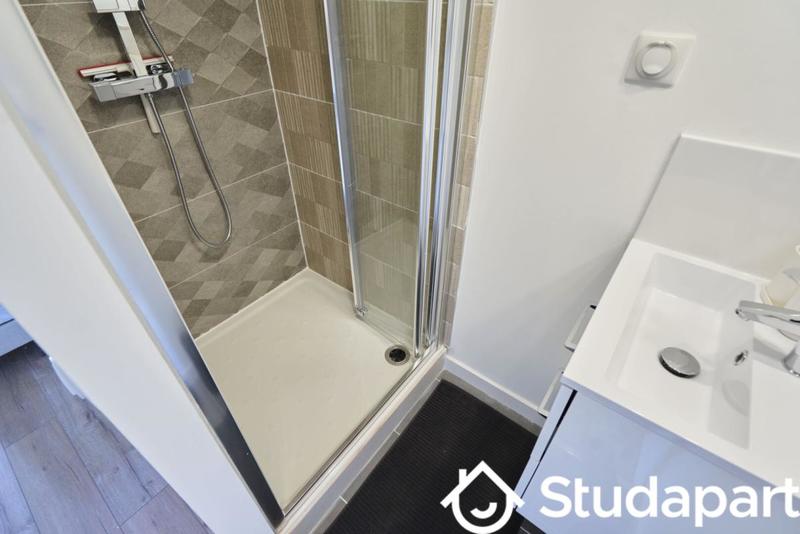 Chambre - 13 m² - 1 pièce