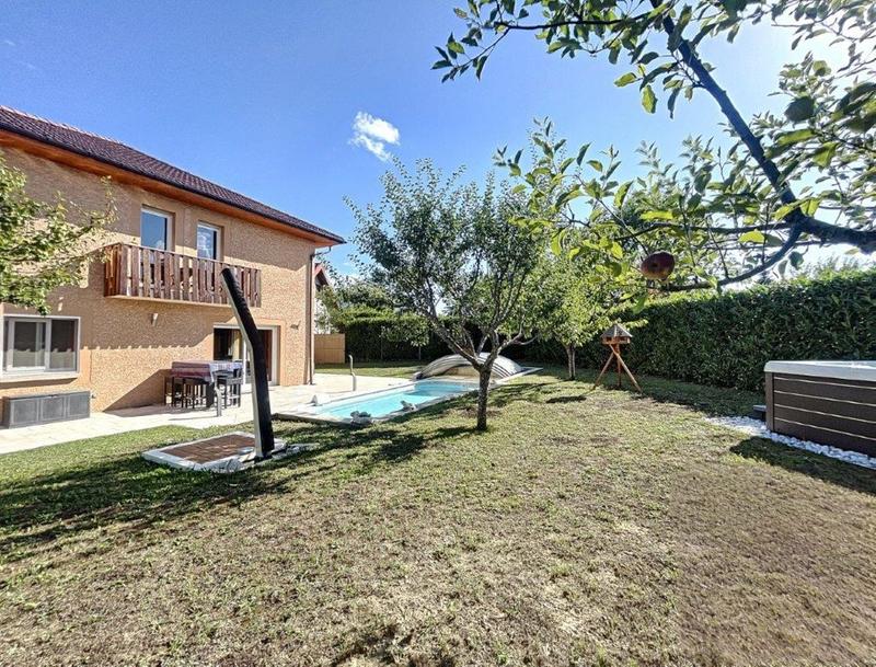 Maison - 284 m² - 7 pièces