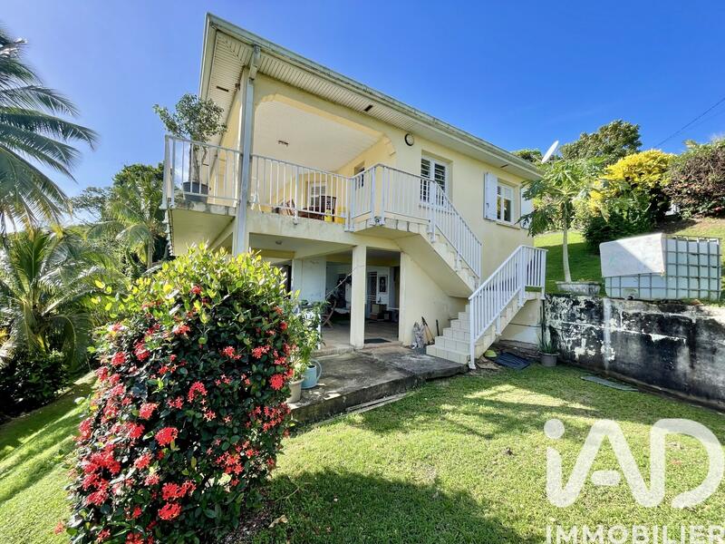 Maison - 96 m² - 5 pièces