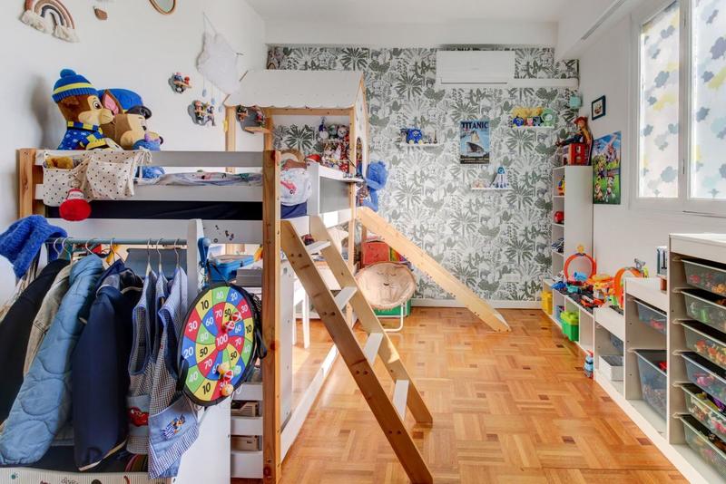 Appartement - 90 m² - 4 pièces