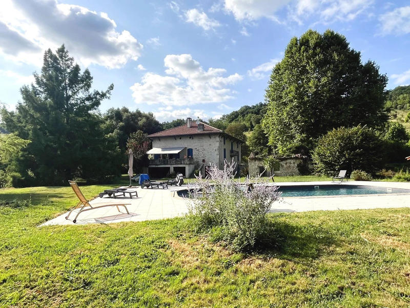 Villa - 343 m² - 8 pièces