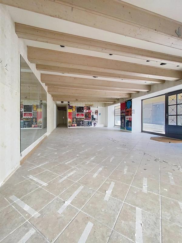 Local commercial - 115 m² - 3 pièces