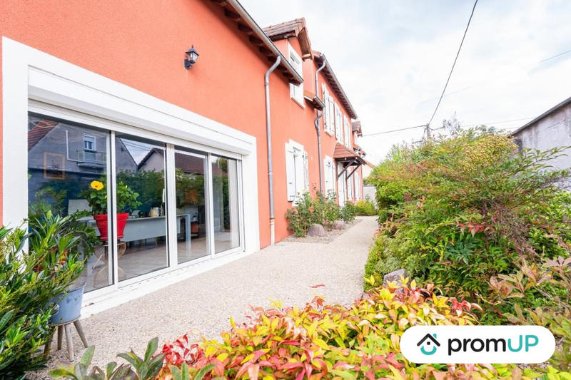 Maison - 220 m² - 6 pièces