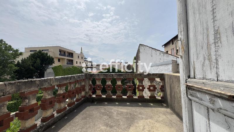 Immeuble - 213 m² - 10 pièces