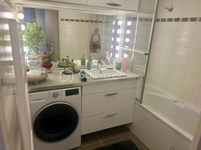 Appartement - 99 m² - 4 pièces